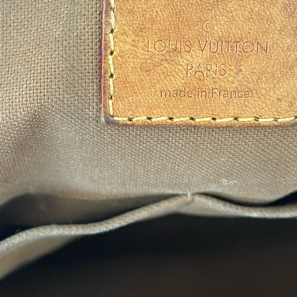 100% AUTHENTIC LOUIS VUITTON GM - Picture 7 of 13